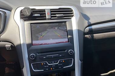Седан Ford Fusion 2016 в 