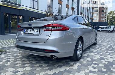 Седан Ford Fusion 2016 в 