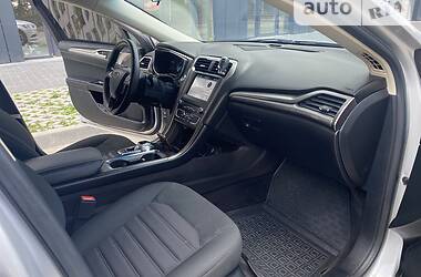 Седан Ford Fusion 2016 в 