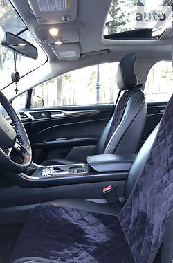 Седан Ford Fusion 2017 в 