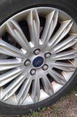 Седан Ford Fusion 2013 в 