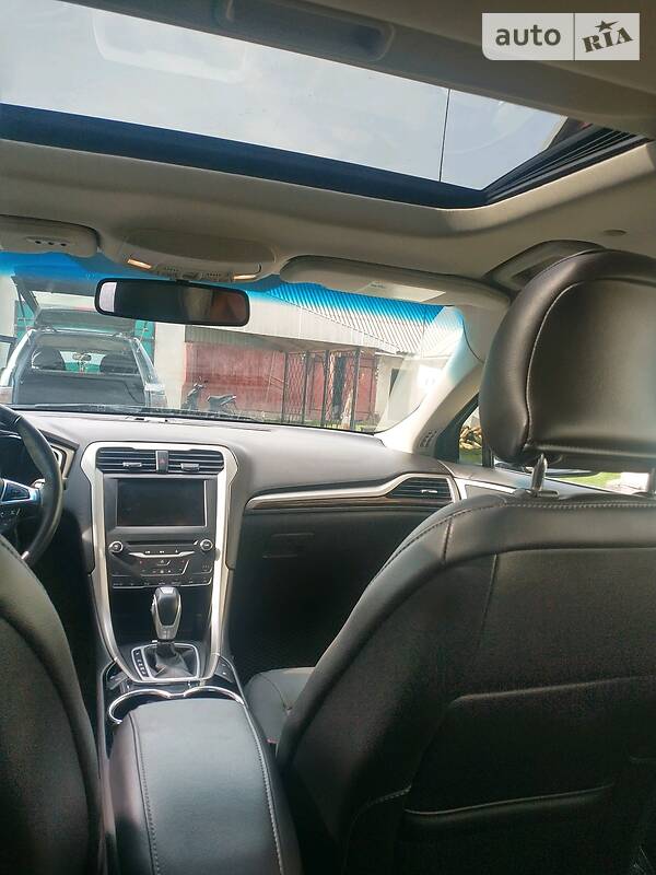 Седан Ford Fusion 2015 в Стрые