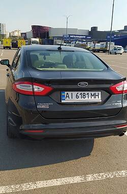 Седан Ford Fusion 2013 в 