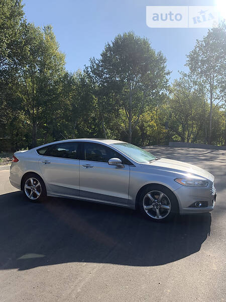 Седан Ford Fusion 2013 в Сумах