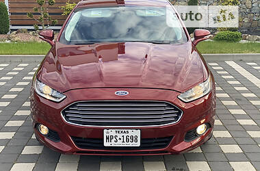 Седан Ford Fusion 2014 в Стрию