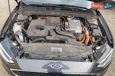 Седан Ford Fusion 2017 в 