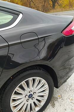Седан Ford Fusion 2013 в 