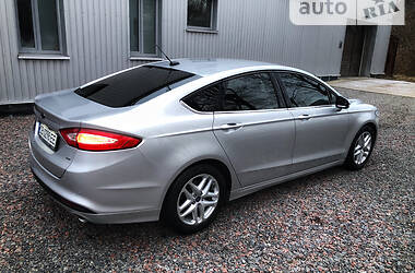 Седан Ford Fusion 2015 в Чернигове