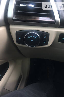Седан Ford Fusion 2016 в 
