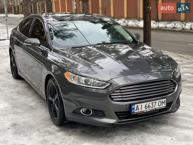 Седан Ford Fusion 2015 в 