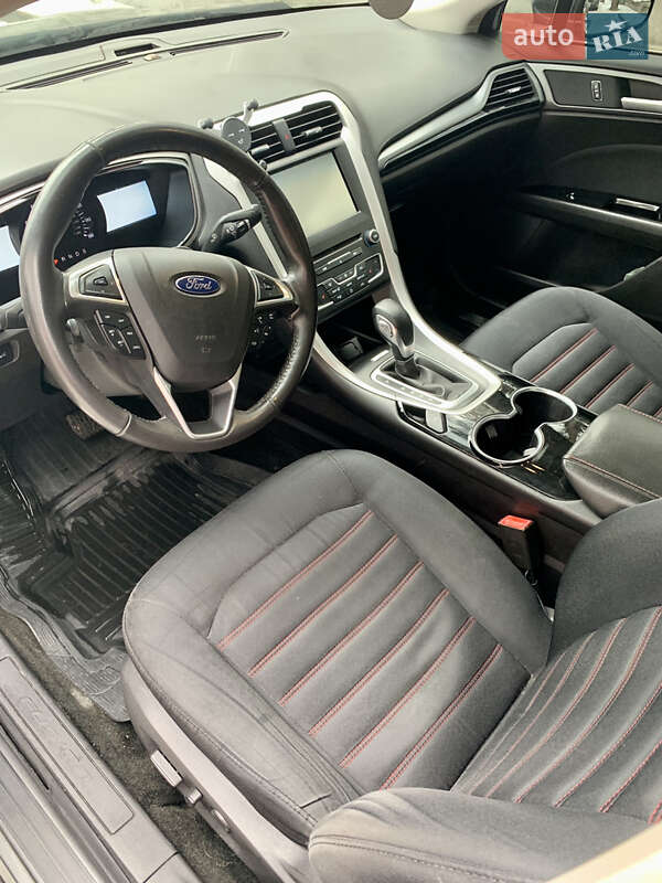 Седан Ford Fusion 2015 в Жовтих Водах