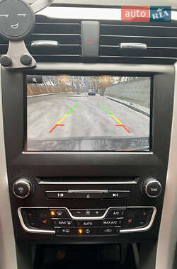Седан Ford Fusion 2015 в 