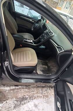 Седан Ford Fusion 2017 в 
