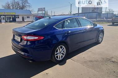 Седан Ford Fusion 2015 в Южном