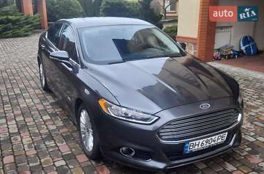Седан Ford Fusion 2016 в 
