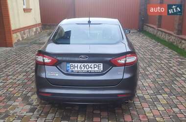 Седан Ford Fusion 2016 в 