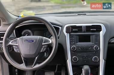 Седан Ford Fusion 2015 в 