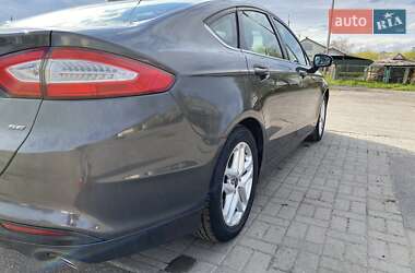 Седан Ford Fusion 2015 в Миргороде