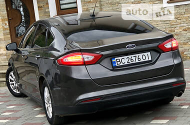 Седан Ford Fusion 2015 в Дрогобыче