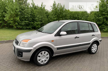 Хэтчбек Ford Fusion 2006 в 