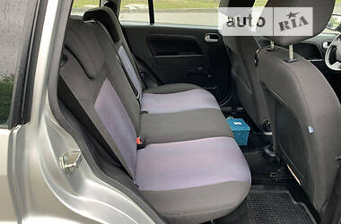 Хэтчбек Ford Fusion 2006 в 