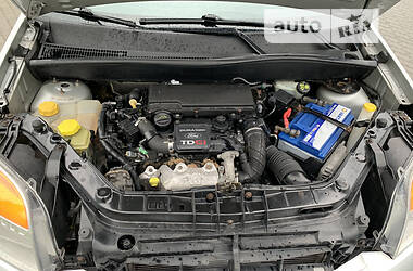 Хэтчбек Ford Fusion 2006 в 