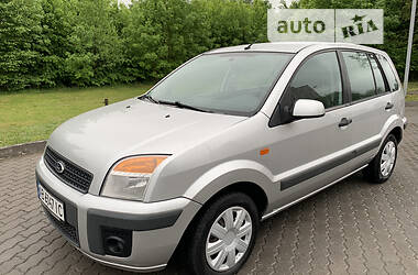Хэтчбек Ford Fusion 2006 в 