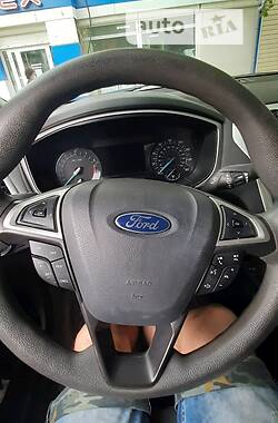 Седан Ford Fusion 2013 в Ужгороде