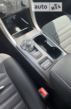 Седан Ford Fusion 2017 в 