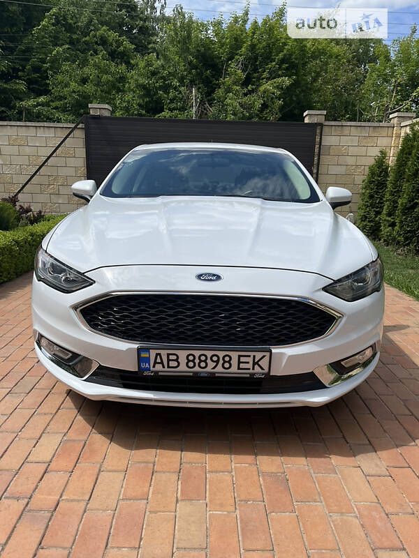 Седан Ford Fusion 2017 в 