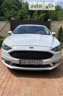 Седан Ford Fusion 2017 в 
