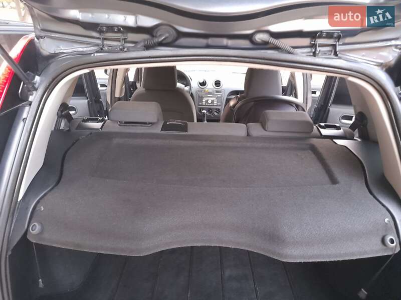 Хетчбек Ford Fusion 2008 в Валках