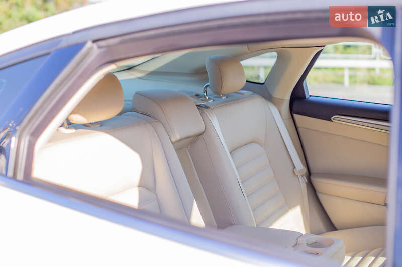 Седан Ford Fusion 2015 в Чернигове