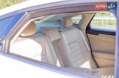 Седан Ford Fusion 2015 в 