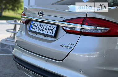 Седан Ford Fusion 2017 в 