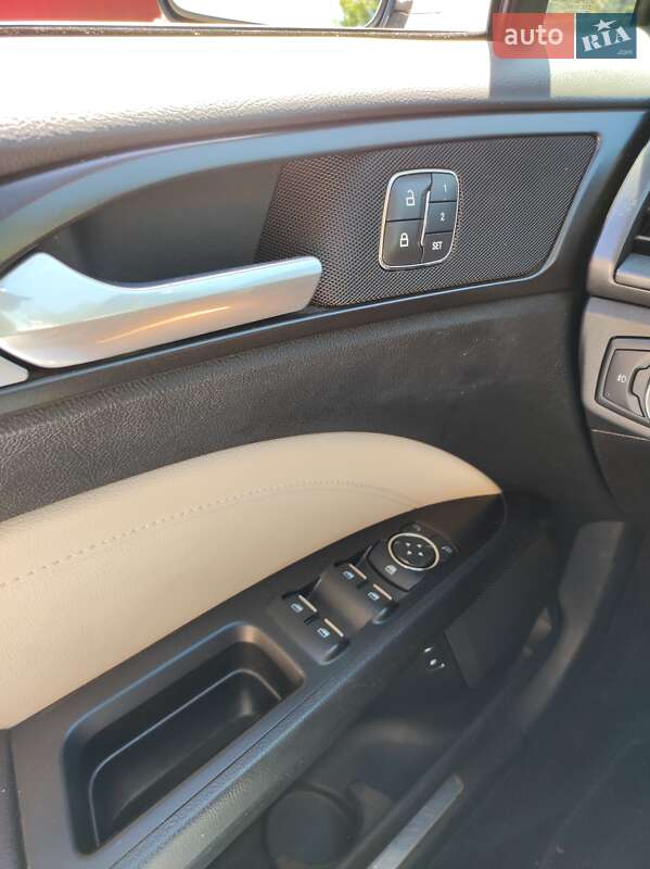 Седан Ford Fusion 2017 в Апостолово