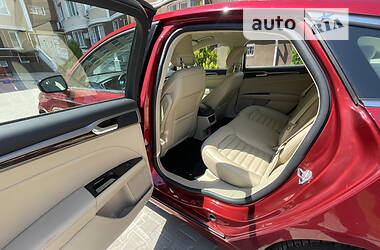 Седан Ford Fusion 2013 в 