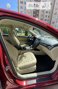 Седан Ford Fusion 2013 в 