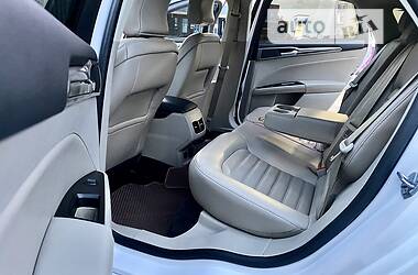 Седан Ford Fusion 2017 в 