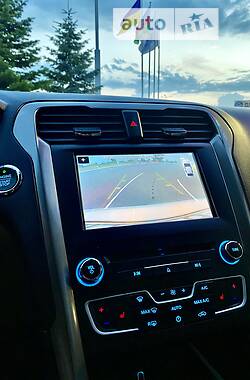 Седан Ford Fusion 2017 в 