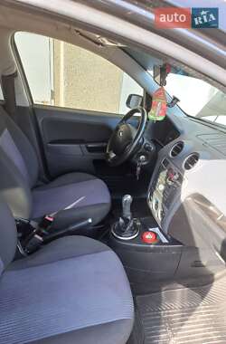 Хэтчбек Ford Fusion 2008 в Львове