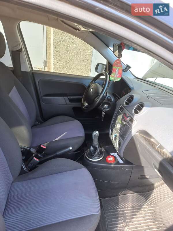 Хетчбек Ford Fusion 2008 в Львові