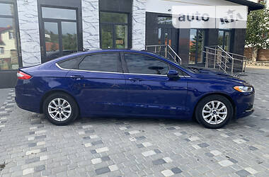 Седан Ford Fusion 2015 в Дрогобыче