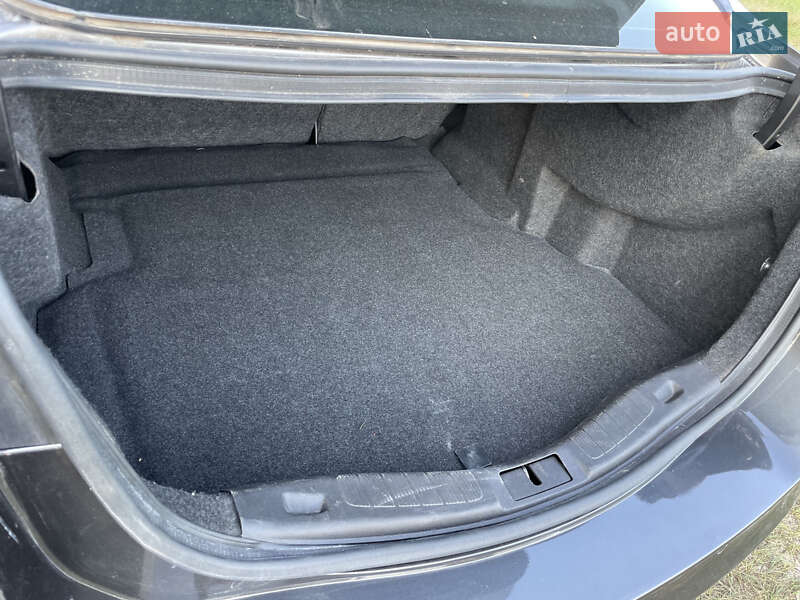 Седан Ford Fusion 2014 в Веселинове