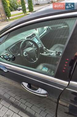 Седан Ford Fusion 2016 в 