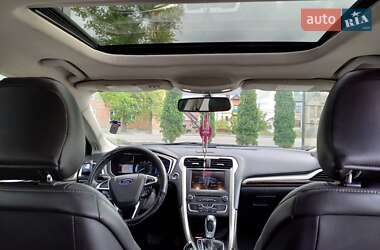 Седан Ford Fusion 2016 в 