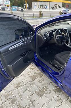 Седан Ford Fusion 2015 в 
