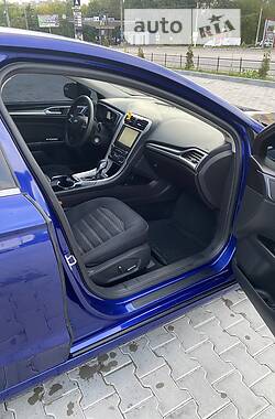 Седан Ford Fusion 2015 в 