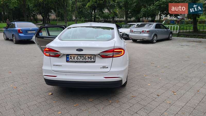 Седан Ford Fusion 2018 в Львове