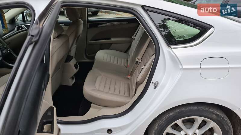 Седан Ford Fusion 2018 в Львове